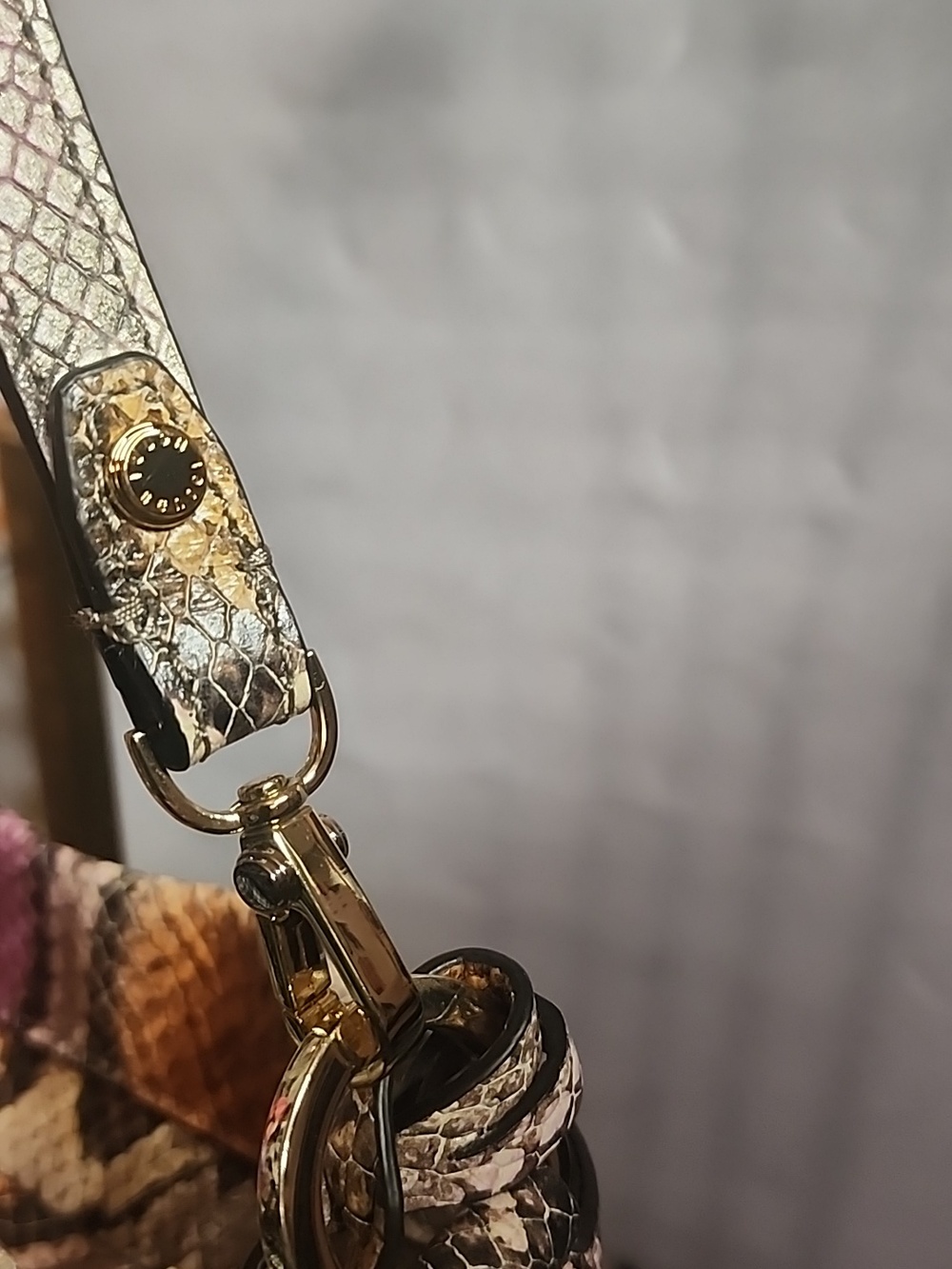 Henri Bendel Leather Crossbody/ Shoulder Bag Like New Condition - Picture 6 of 17